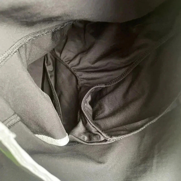 CLEARANCE!‎ Under Armor Running Shorts Black with Built In Panty Size Small EUC! - Picture 5 of 6